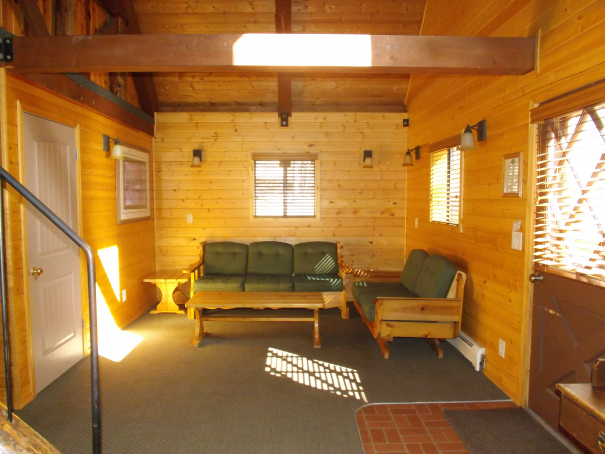 Cabin 14 LR.1
